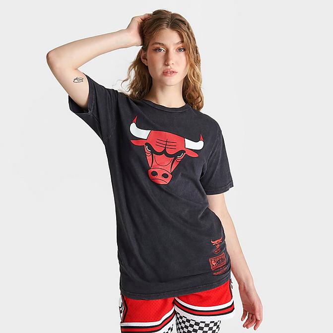 WOMEN'S MITCHELL AND NESS CHICAGO BULLS NBA MOMENT T-SHIRT