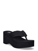 No Boundaries Women's Mid-Heel Platform Thong Wedge Sandals