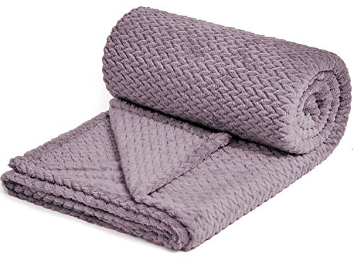 Super Soft Throw Blanket Premium Silky Flannel Fleece Leaves Pattern Lightweight Blanket