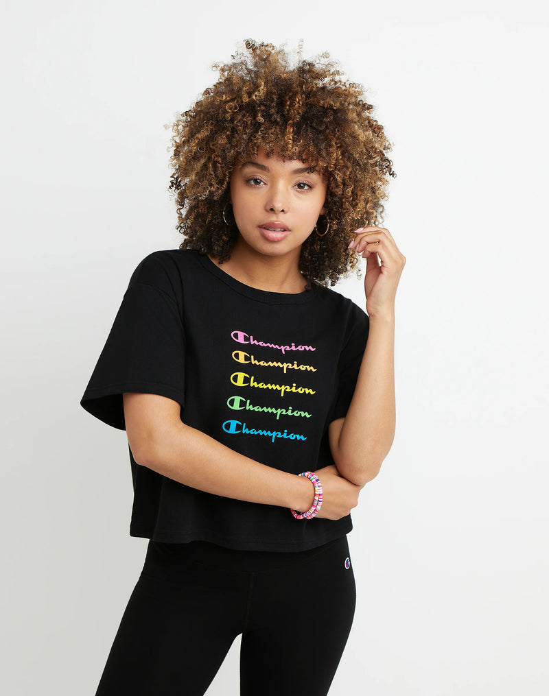 CROPPED HERITAGE TEE, REPEATING RAINBOW SCRIPT